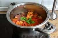 Фото приготовления рецепта: Томатный суп-пюре с цветной капустой и сладким перцем - шаг №7