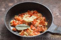 Фото приготовления рецепта: Цветная капуста, тушенная в томатном соусе - шаг №7