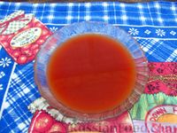 Фото приготовления рецепта: Капустные котлеты с манкой, тушенные в томатном соусе - шаг №14