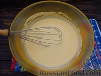 Фото приготовления рецепта: Заливной пирог с капустой (на сметане) - шаг №6