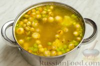 Фото приготовления рецепта: Суп с цветной капустой, шампиньонами и плавленым сыром - шаг №10