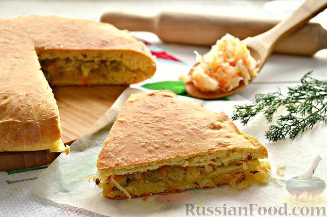 Рецепт Пирог с квашеной капустой и картошкой. Калорийность, химический состав и пищевая ценность.