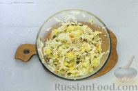 Фото приготовления рецепта: Картофельный салат с квашеной капустой, маринованными огурцами и луком - шаг №8