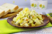 Фото приготовления рецепта: Картофельный салат с квашеной капустой, маринованными огурцами и луком - шаг №9