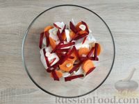 Фото приготовления рецепта: Маринованная капуста "Пелюстка" со свёклой и морковью - шаг №8
