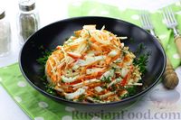 Фото к рецепту: Салат с крабовыми палочками, морковью по-корейски и маринованным луком