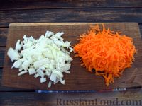 Фото приготовления рецепта: Овощное рагу с капустой и картофелем - шаг №2