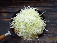 Фото приготовления рецепта: Овощное рагу с капустой и картофелем - шаг №5