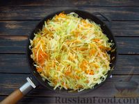 Фото приготовления рецепта: Овощное рагу с капустой и картофелем - шаг №6