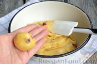 Фото приготовления рецепта: Апельсиновое песочное печенье с клюквой - шаг №7