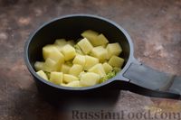 Фото приготовления рецепта: Крем-суп из брокколи, картофеля и шпината - шаг №4