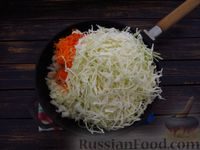 Фото приготовления рецепта: Пирожки из лаваша с капустой (на сковороде) - шаг №4