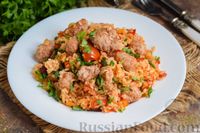 Фото приготовления рецепта: Рис с овощами и мясными колбасками (на сковороде) - шаг №12
