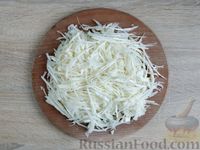 Фото приготовления рецепта: Капустная запеканка с сыром (на сковороде) - шаг №2