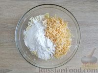 Фото приготовления рецепта: Капустная запеканка с сыром (на сковороде) - шаг №8
