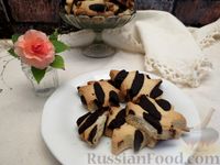 Фото к рецепту: "Тигровое" песочное печенье с какао