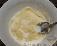 Фото приготовления рецепта: Сырный суп с куриным филе и консервированной кукурузой - шаг №4