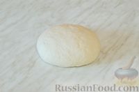 Фото приготовления рецепта: Дрожжевые пирожки с цветной капустой и сыром (в духовке) - шаг №8
