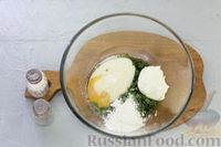 Фото приготовления рецепта: Капустная запеканка с картофелем, сладким перцем и молочно-сметанной заливкой - шаг №9