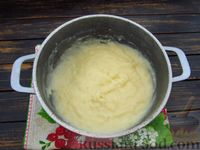 Фото приготовления рецепта: Сдобные дрожжевые сочники с масляно-заварным кремом - шаг №13