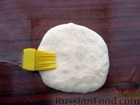 Фото приготовления рецепта: Сдобные дрожжевые сочники с масляно-заварным кремом - шаг №19