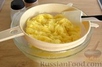 Фото приготовления рецепта: Картофельные драники с чесноком (без яиц и муки) - шаг №5