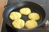 Фото приготовления рецепта: Картофельные драники с чесноком (без яиц и муки) - шаг №10