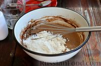 Фото приготовления рецепта: Шоколадно-кофейный кекс в кружке (в микроволновке) - шаг №7