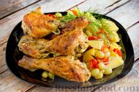 Фото приготовления рецепта: Курица, запечённая в духовке с овощами и виноградом - шаг №16