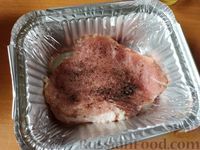 Фото приготовления рецепта: Мясо, запечённое с маринованными огурцами - шаг №5