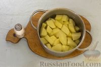 Фото приготовления рецепта: Картофельные "гнёзда" с куриным филе и сметанной заливкой (в духовке) - шаг №2