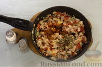 Фото приготовления рецепта: Картофельные "гнёзда" с куриным филе и сметанной заливкой (в духовке) - шаг №7