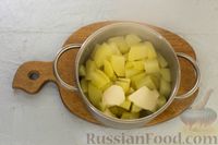 Фото приготовления рецепта: Картофельные "гнёзда" с куриным филе и сметанной заливкой (в духовке) - шаг №10