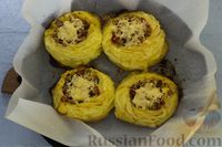 Фото приготовления рецепта: Картофельные "гнёзда" с куриным филе и сметанной заливкой (в духовке) - шаг №18