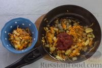 Фото приготовления рецепта: Ленивые пельмени на сковороде, в томатном соусе - шаг №8