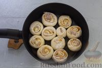 Фото приготовления рецепта: Ленивые пельмени на сковороде, в томатном соусе - шаг №16