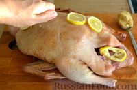 Фото приготовления рецепта: Утка в горчично-лимонном маринаде, запечённая в духовке - шаг №3