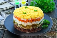 Фото приготовления рецепта: Салат с куриной печенью, солёными огурцами, морковью и яйцами - шаг №21