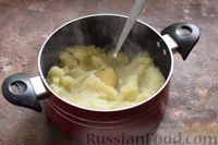 Фото приготовления рецепта: Картофельные зразы с рыбой и варёным яйцом - шаг №3