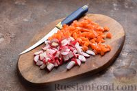 Фото приготовления рецепта: Перловая каша, запечённая с луком, фаршированным овощами, и беконом - шаг №6