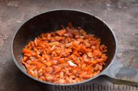 Фото приготовления рецепта: Перловая каша, запечённая с луком, фаршированным овощами, и беконом - шаг №8