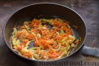 Фото приготовления рецепта: Открытые слойки с рыбой, морковью и помидорами черри - шаг №11