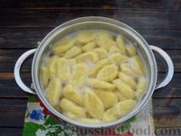 Фото приготовления рецепта: Ленивые вареники с творогом и картошкой - шаг №17
