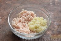 Фото приготовления рецепта: Рыбные тефтели, тушенные в томатном соусе - шаг №2