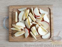Фото приготовления рецепта: Классическая шарлотка с яблоками - шаг №2