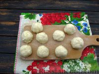 Фото приготовления рецепта: Закусочные пончики из картофеля (без дрожжей) - шаг №10