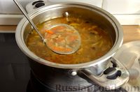 Фото приготовления рецепта: Суп с шампиньонами и кукурузной крупой - шаг №11