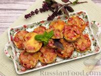 Фото приготовления рецепта: Закусочные "маффины" из цветной капусты с колбасками, сыром и томатным соусом - шаг №9