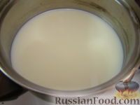 Фото приготовления рецепта: Каша манная с орехами, томленная в духовке - шаг №1