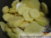 Фото приготовления рецепта: Запеканка из картофеля с рыбой - шаг №2